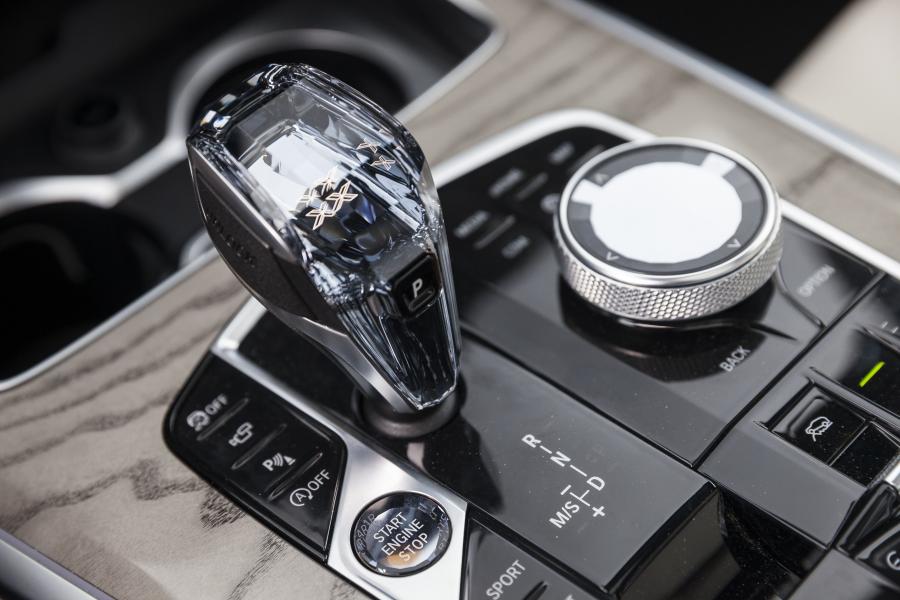 Детали экстерьера BMW X7 xDrive40i Design Pure Excellence (G07) 2019 года  (NA) (фото 24 из 42)